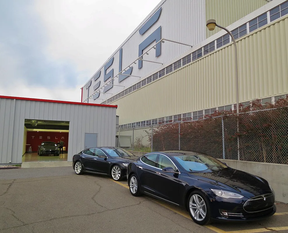 Een Tesla-winkel en afleverlocatie